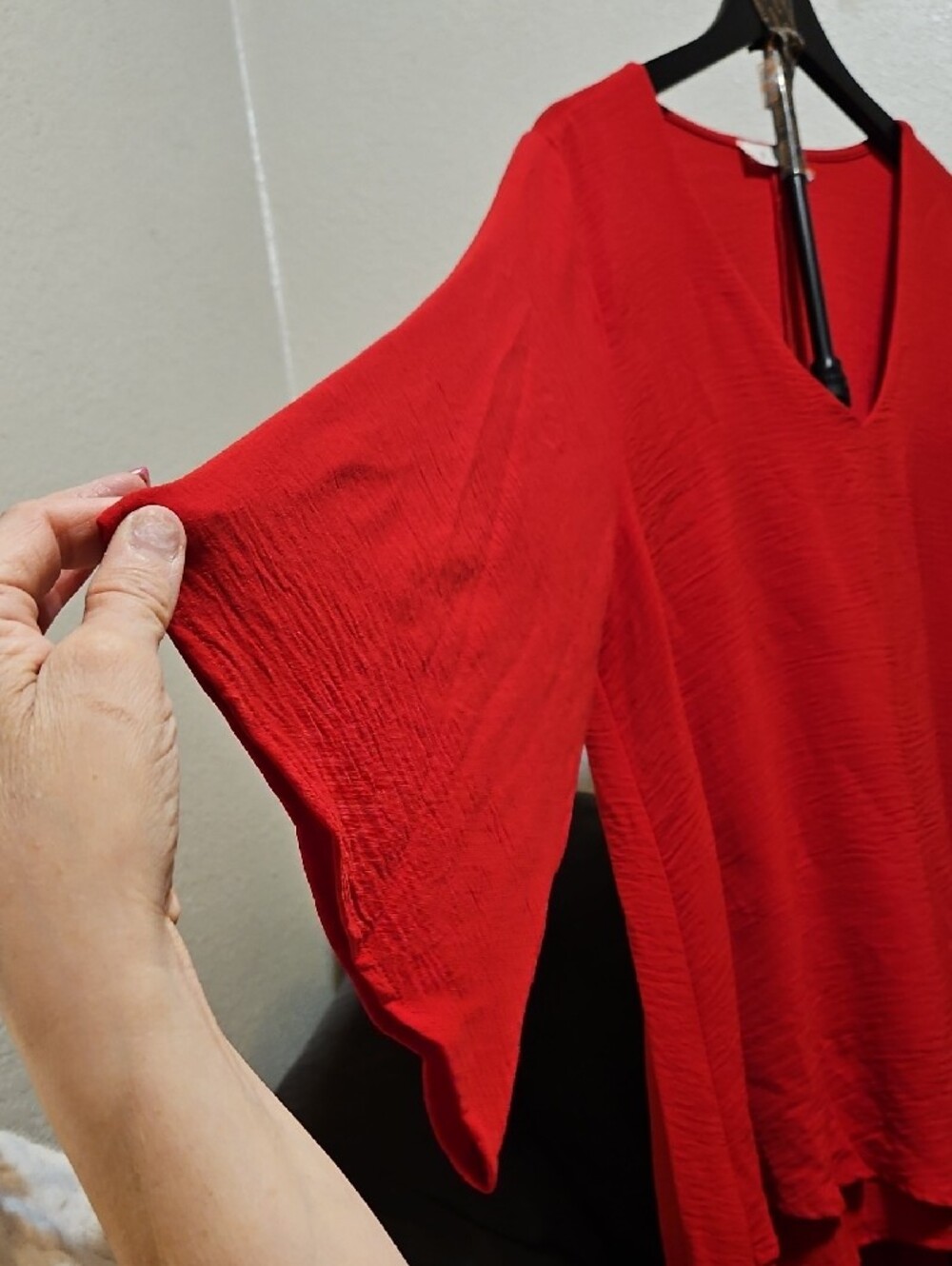Elegant Red V-Neck Layered Tunic Top - Picture 3 of 6
